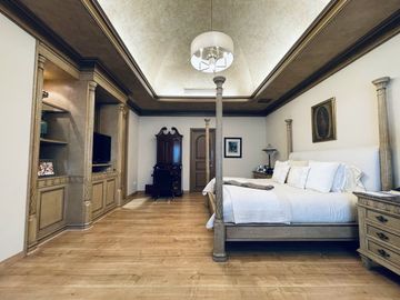 LUJOSA CASA EN VENTA LA CIMA