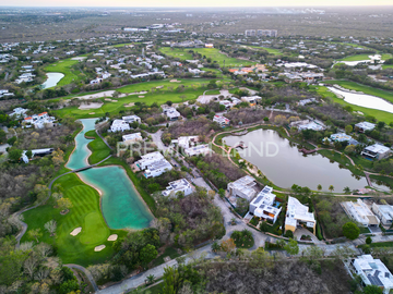 Lote en venta con vista al lago central, Privada Kilil, Yucatán Country Club.
