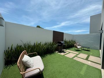 Casa nueva en venta  por Vialidad López Portillo, fraccionamiento residencial cerca del aeropuerto de Toluca, parque Toluca 2000 y Plaza Santin.