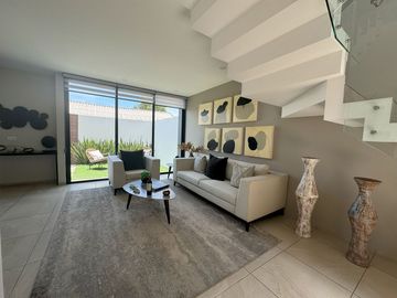Casa nueva en venta  por Vialidad López Portillo, fraccionamiento residencial cerca del aeropuerto de Toluca, parque Toluca 2000 y Plaza Santin.