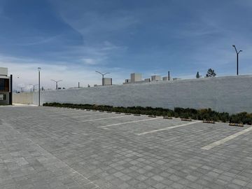 Casa nueva en venta  por Vialidad López Portillo, fraccionamiento residencial cerca del aeropuerto de Toluca, parque Toluca 2000 y Plaza Santin.