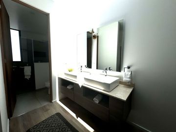 Casa nueva en venta  por Vialidad López Portillo, fraccionamiento residencial cerca del aeropuerto de Toluca, parque Toluca 2000 y Plaza Santin.