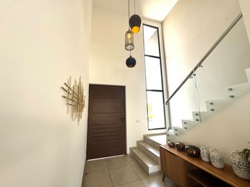 Casa nueva en venta  por Vialidad López Portillo, fraccionamiento residencial cerca del aeropuerto de Toluca, parque Toluca 2000 y Plaza Santin.