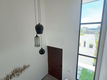 Casa nueva en venta  por Vialidad López Portillo, fraccionamiento residencial cerca del aeropuerto de Toluca, parque Toluca 2000 y Plaza Santin.