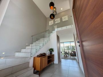 Casa nueva en venta  por Vialidad López Portillo, fraccionamiento residencial cerca del aeropuerto de Toluca, parque Toluca 2000 y Plaza Santin.