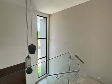 Casa nueva en venta  por Vialidad López Portillo, fraccionamiento residencial cerca del aeropuerto de Toluca, parque Toluca 2000 y Plaza Santin.