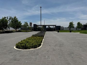 Casa nueva en venta  por Vialidad López Portillo, fraccionamiento residencial cerca del aeropuerto de Toluca, parque Toluca 2000 y Plaza Santin.