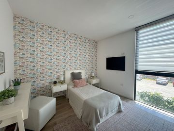 Casa nueva en venta  por Vialidad López Portillo, fraccionamiento residencial cerca del aeropuerto de Toluca, parque Toluca 2000 y Plaza Santin.