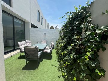 Casa nueva en venta  por Vialidad López Portillo, fraccionamiento residencial cerca del aeropuerto de Toluca, parque Toluca 2000 y Plaza Santin.