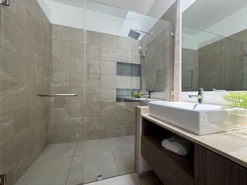 Casa nueva en venta  por Vialidad López Portillo, fraccionamiento residencial cerca del aeropuerto de Toluca, parque Toluca 2000 y Plaza Santin.