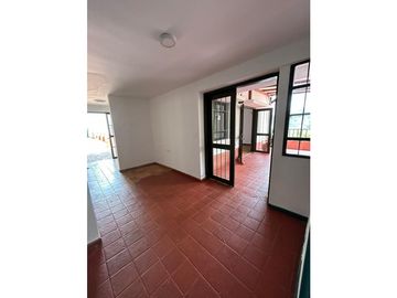 Vendo estupenda casa en copropiedad oeste cali