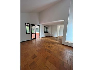 Vendo estupenda casa en copropiedad oeste cali