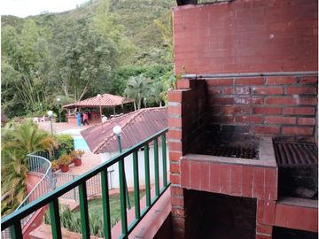 Vendo estupenda casa en copropiedad oeste cali