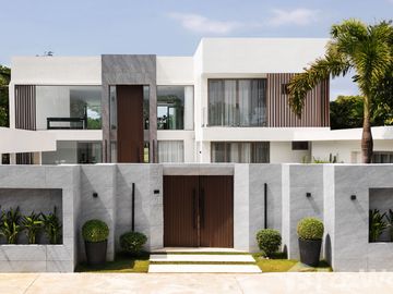 5 Bedroom Luxury Pool Villa for Sale