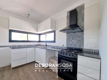 Casa en venta o alquiler 5 ambientes pileta Country Club San Sebastian Pilar