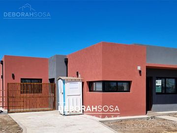 Casa en venta o alquiler 5 ambientes pileta Country Club San Sebastian Pilar