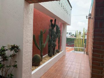 Casa en venta en fraccionamiento en frente a Perisur