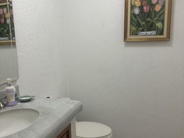 Casa en venta en fraccionamiento en frente a Perisur