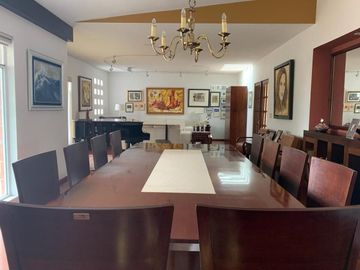 Casa en venta en fraccionamiento en frente a Perisur