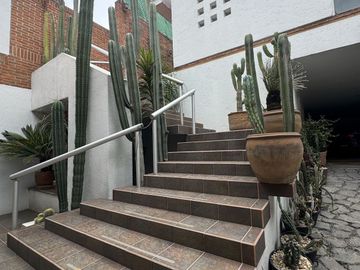 Casa en venta en fraccionamiento en frente a Perisur