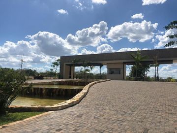 CASA EN VENTA PRIVADA NORTEMERIDA 4 REC, PISCINA, AMENIDADES DE LUJO