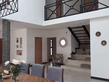 CASA EN VENTA PRIVADA NORTEMERIDA 4 REC, PISCINA, AMENIDADES DE LUJO