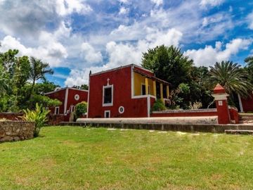 Hacienda de 300 ha y cenote privado, en venta en Tecoh