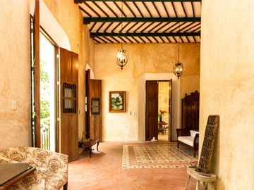 Hacienda de 300 ha y cenote privado, en venta en Tecoh