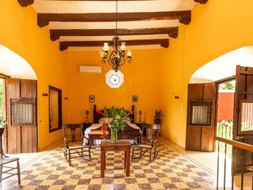Hacienda de 300 ha y cenote privado, en venta en Tecoh