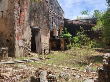 Hacienda de 300 ha y cenote privado, en venta en Tecoh