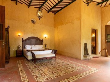 Hacienda de 300 ha y cenote privado, en venta en Tecoh