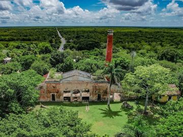 Hacienda de 300 ha y cenote privado, en venta en Tecoh