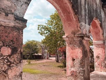 Hacienda de 300 ha y cenote privado, en venta en Tecoh