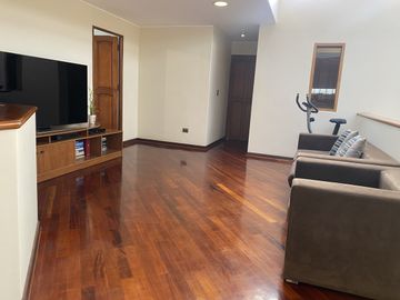LINDA CASA EN VENTA EN CONDOMINIO TRES MARIAS SURCO DE 4 DORM 4 BAÑOS Y JARDIN