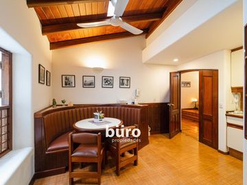PRECIOSA CASA EN VENTA EN TOMASAL SURCO CON 3 DORMITORIOS JARDIN Y PISCINA