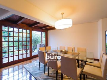 PRECIOSA CASA EN VENTA EN TOMASAL SURCO CON 3 DORMITORIOS JARDIN Y PISCINA