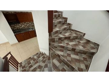 Casa de dos pisos en venta Barrio Caña Real Palmira Valle Colombia