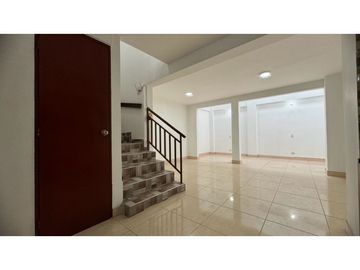 Casa de dos pisos en venta Barrio Caña Real Palmira Valle Colombia