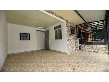 Casa de dos pisos en venta Barrio Caña Real Palmira Valle Colombia