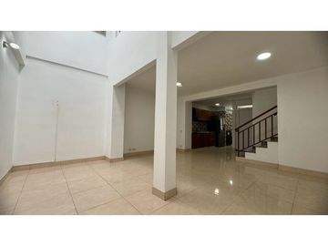 Casa de dos pisos en venta Barrio Caña Real Palmira Valle Colombia