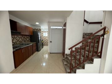Casa de dos pisos en venta Barrio Caña Real Palmira Valle Colombia