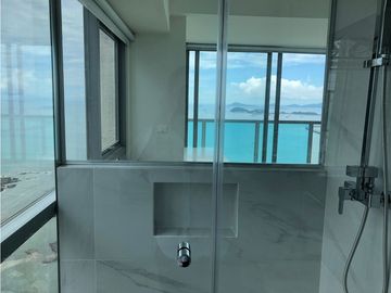 VENTA  APARTAMENTO EN AVENIDA BALBOA CON VISTA AL MAR PH YOO ML