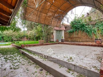 Casa en La Reina, con el terreno perfecto. Helsby.