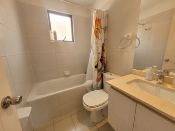 Casa en venta 4D+3b+piscina+jardin con terreno en Alto Macúl