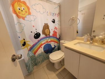 Casa en venta 4D+3b+piscina+jardin con terreno en Alto Macúl