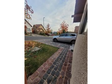 Casa en venta 4D+3b+piscina+jardin con terreno en Alto Macúl