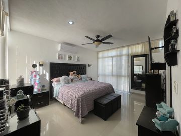 CASA EN VENTA EQUIPADA EN ALTABRISA MERIDA.