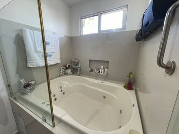 CASA EN VENTA EQUIPADA EN ALTABRISA MERIDA.