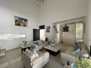 CASA EN VENTA EQUIPADA EN ALTABRISA MERIDA.