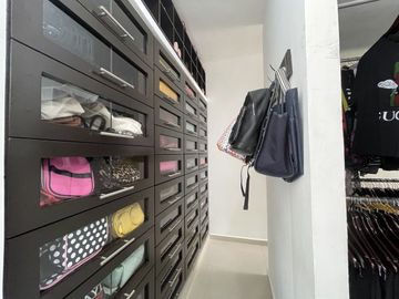 CASA EN VENTA EQUIPADA EN ALTABRISA MERIDA.